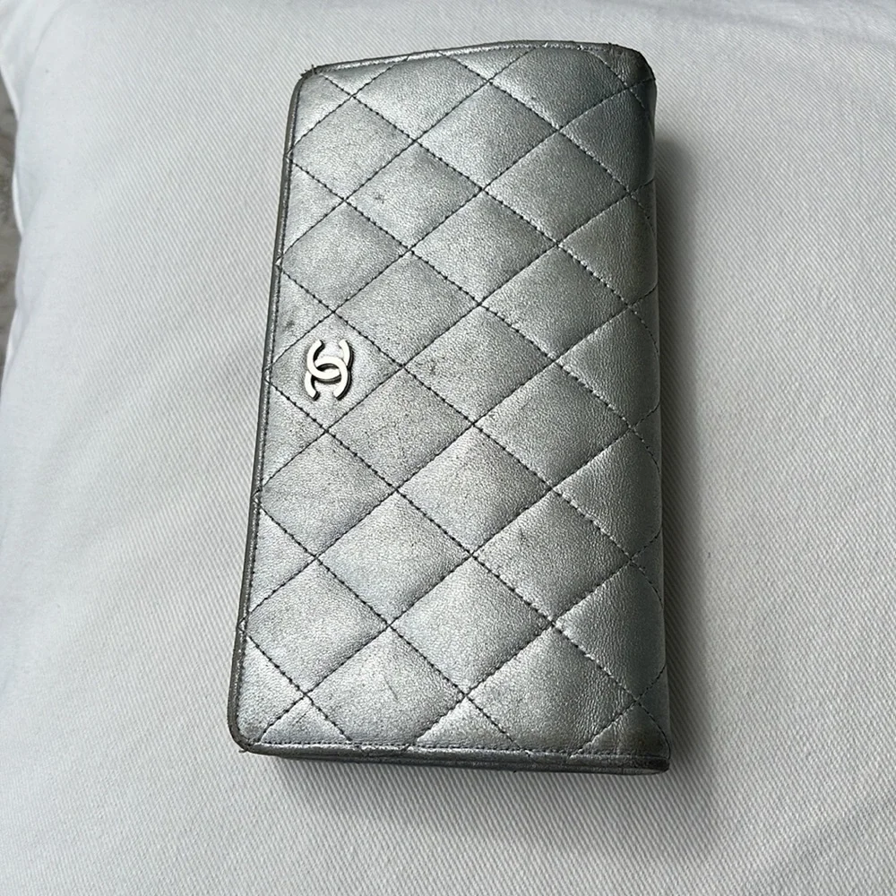 Chanel Silver leather wallet